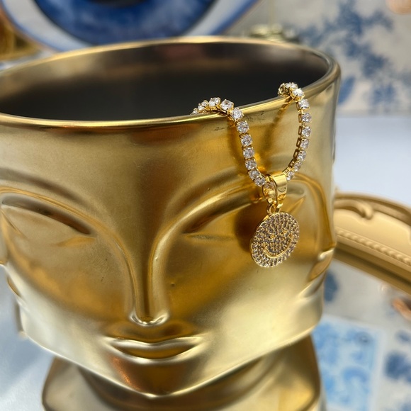 🆕 CRYSTAL HAZE 🧿 BNWT Smiley Face Pendant - Picture 8 of 13